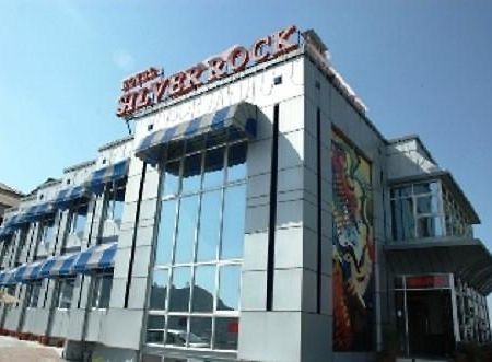 Hotel Silver Rock Mussoorie Exteriör bild