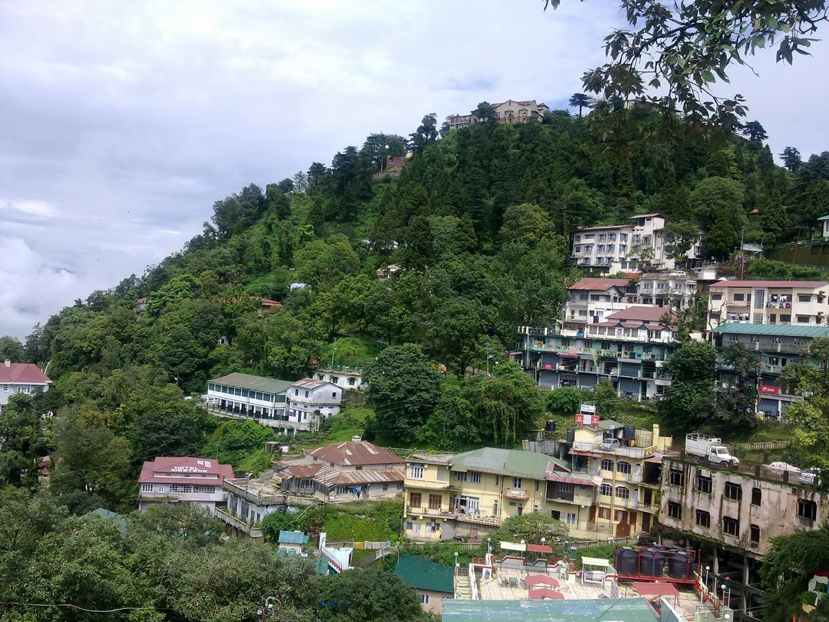 Hotel Silver Rock Mussoorie Exteriör bild